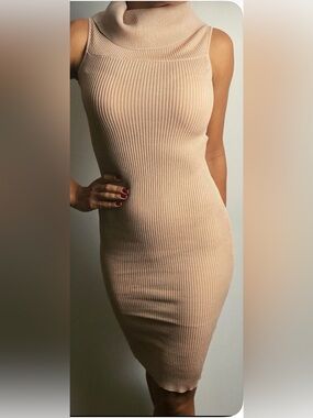 WinWin Sleeveless Ribbed Midi Dress in Beige